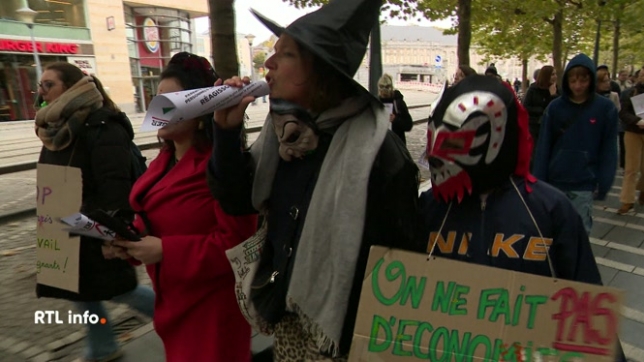 Les enseignants de la Fédération Wallonie-Bruxelles se mettront en grève pour une première journée, avant une mobilisation nationale prévue fin novembre. Les syndicats dénoncent une série de mesures jugées injustes. Focus sur les raisons de ce malaise dans les salles des profs.