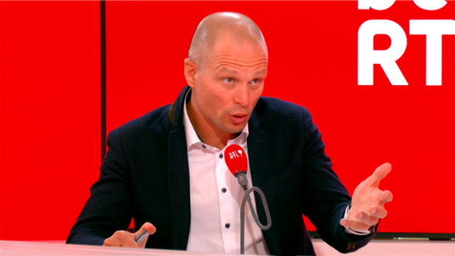 De plus en plus utilisés par les recruteurs, les réseaux sociaux peuvent jouer en votre faveur… à condition de bien les maîtriser. Le Forem propose aussi des ateliers gratuits pour vous aider à optimiser votre profil en ligne.