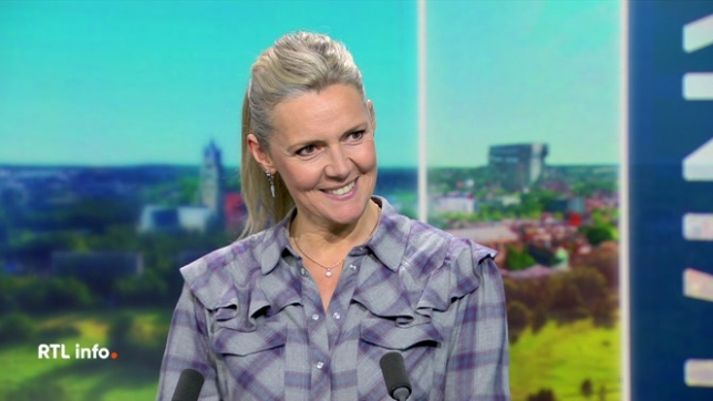 L'animatrice Bérénice est l'invitée du RTL info 13h. pour présenter son livre Tout ce qui est dehors n'est pas dedans.