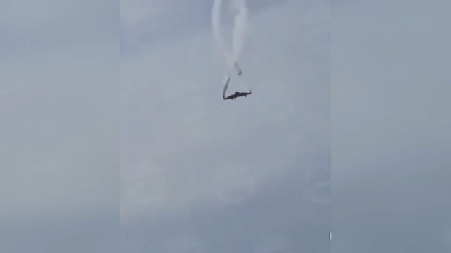 Les images montrent l’appareil tournoyer dans les airs