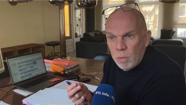 Le monde judiciaire dénonce le manque de financement et de dialogue avec le gouvernement. Selon Vincent Macq, les exemples sont nombreux : bâtiments vétustes, dossiers en papier inexploitables, manque de personnel, report de procès…