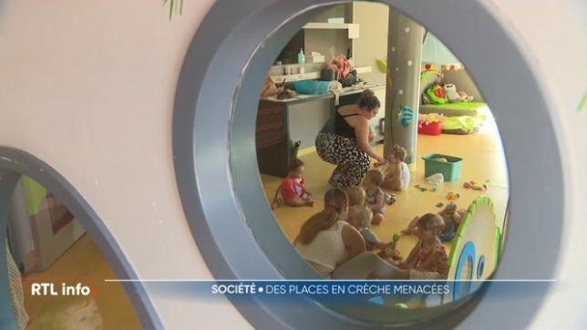 Des services d'accueil de la petite enfance voient leurs budgets menacés, risquant d'asphyxier financièrement de nombreuses structures. La ministre nuance ce scénario.