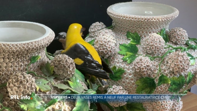 Deux vases boule de neige du 19e siècle, issus du Musée de Verviers, viennent d'être restaurés par les mains expertes d'une restauratrice liégeoise.
