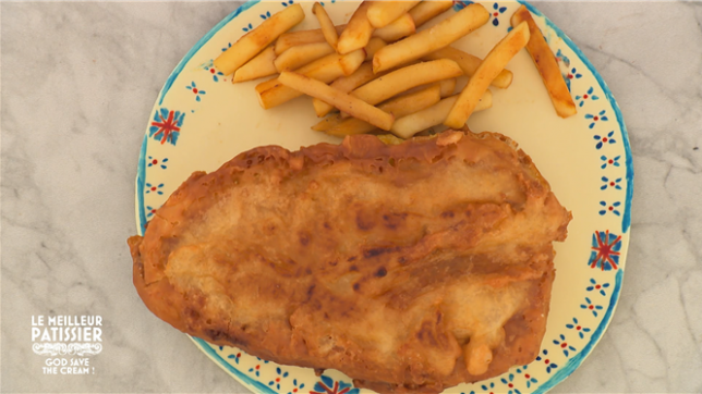 En revisitant à sa manière le célèbre fish and chips, Sébastien a pris un risque audacieux lors de l’épreuve créative du Meilleur Pâtissier. Un dessert frit, à la fois bluffant visuellement et surprenant en bouche.