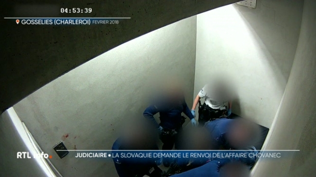 En 2018, ce ressortissant slovaque était décédé après une interpellation à l'aéroport de Charleroi. 31 policiers avaient bénéficié d'un non-lieu. Aujourd'hui, l'État slovaque et la veuve de Joseph Chovanec demandent un renvoi devant un tribunal.