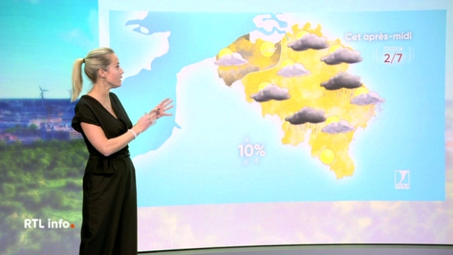 En plateau, Emilie Dupuis donne ses prévisions météo pour les prochaines heures et les prochains jours. La neige est attendue au-dessus de 500 mètres d'altitude.