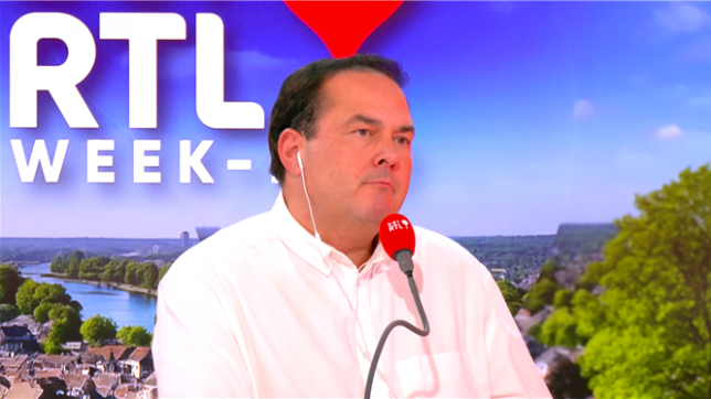 Il incarnait l’espoir d’une Espagne démocratique après Franco. Cinq décennies plus tard, Juan Carlos vit retiré à Abou Dhabi, rattrapé par les affaires et les souvenirs d’une relation qui a fragilisé sa couronne.