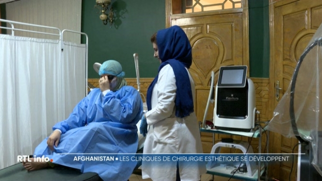 Dans ce pays ultra-conservateur dirigé par les talibans, les cliniques de chirurgie esthétique se multiplient. À Kaboul, la quête de beauté devient pour certains une forme d'échappatoire.