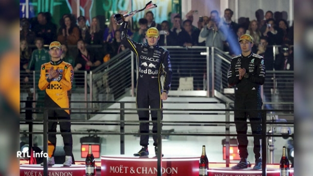 En Formule 1, Max Verstappen, sur Red Bull, a remporté le Grand Prix de Las Vegas. En fin de matinée, il a été annoncé que les deux McLaren de Norris et Piastri étaient disqualifiées en raison d'un plancher jugé trop fin.