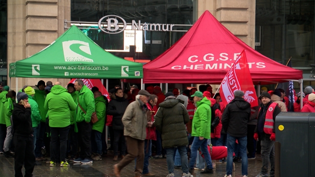 WEB_Reax Syndicats.00_00_06_17.Still001.jpg