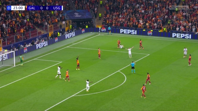 Ligue des Champions : l'arbitre a-t-il privé l'Union d'un penalty contre le Galatasaray ?
