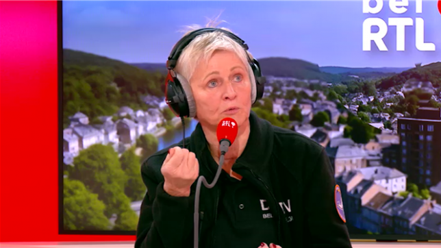 Patricia Vanderlinden, inspectrice principale au sein du DVI, revient sur l’une des missions les plus marquantes de sa carrière : l’identification des victimes du vol MH17, abattu en 2014 au-dessus de l’Ukraine. Un travail éprouvant, mené dans des conditions extrêmes, pour rendre leur nom aux morts et un peu de paix à leurs proches.