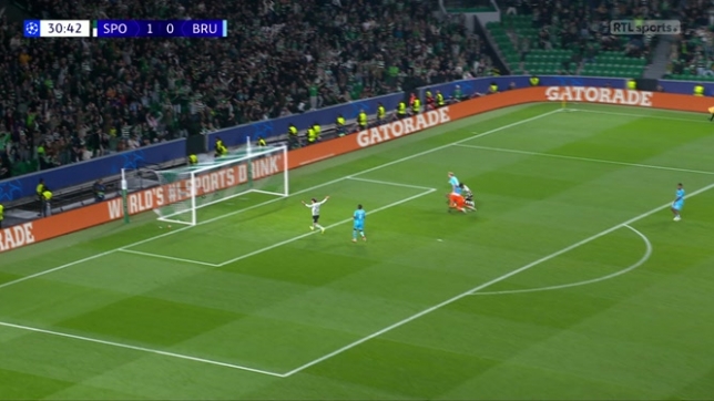 Ligue des Champions: le joli but de Suarez contre Bruges