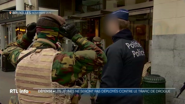 Les jeunes militaires recrutés par la Défense seront-ils déployés dans les rues de Bruxelles pour lutter contre le trafic de drogue ? C’est ce que prétend le député fédéral socialiste Christophe Lacroix. RTL a voulu vérifier cette information auprès des ministres compétents.
