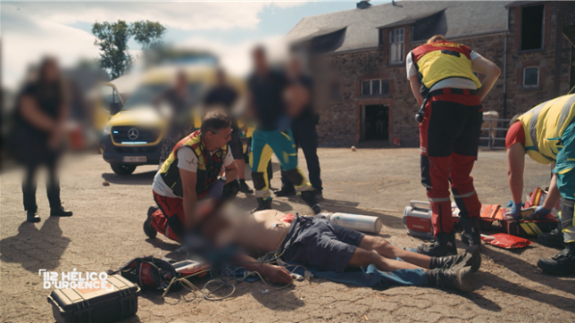 Dans ce nouvel épisode de 112 Hélico d’urgence, l’équipe médicale est confrontée à une intervention des plus inattendues : un détenu a été grièvement blessé après avoir été percuté par un taureau qu’il encadrait dans une prison agricole. Une mission à la fois urgente, sensible et risquée.