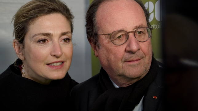 L’ex-président français François Hollande et sa compagne, l’actrice Julie Gayet en avril 2024.