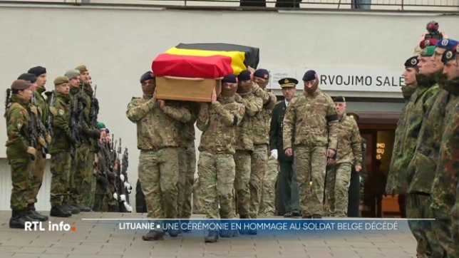 Une cérémonie a eu lieu ce matin en Lituanie pour rendre hommage à Danfo Van Der Velden, militaire belge de 22 ans décédé en exercice. Le ministre lituanien de la Défense était présent.