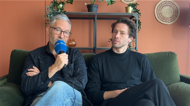 Des premiers repérages jusqu’au dernier jour de tournage sur un toit irlandais, Hans Herbots et Pierre Gervais racontent l’envers du décor de Ceci n’est pas un crime. À découvrir dès maintenant sur RTL play.