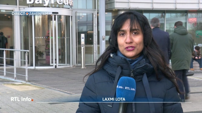 En direct, Laxmi Lota commente la rencontre entre la direction et les syndicats de Carrefour. La division belge du groupe s'est exprimée sur l'éventuel départ du groupe de la Belgique, ce que craignaient les syndicats.