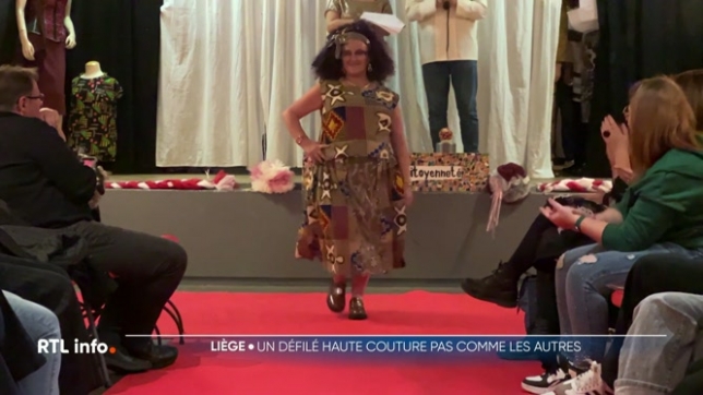 Des femmes qui ont participé à un atelier couture organisé au CPAS de Liège ont réalisé un défilé de mode à partir de leurs créations. C'est l'aboutissement d'un an de travail, qui dépasse le cadre de la mode.