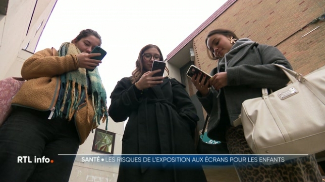 Le rapport note des impacts de l'utilisation des écrans sur la sédentarité, sur la vue et sur le sommeil. L'exposition de jeunes enfants aux écrans entraîne des retards de développement moteur et du langage.