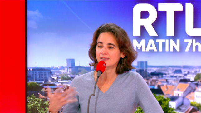 Dans “Réconciliation”, Laurence Debray recueille les confidences de l’ancien roi d’Espagne, exilé volontaire à Abou Dhabi depuis 2020. À 87 ans, Juan Carlos raconte sa version de l’histoire, loin de son pays, de sa famille et du pouvoir.