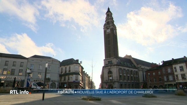 La Ville de Charleroi doit boucler un budget 2026 compliqué. La majorité PS-Engagés veut imposer une nouvelle taxe de 3 euros par passager au départ de l'aéroport de Gosselies. La ville espère obtenir de la sorte 15 millions d'euros supplémentaires chaque année.