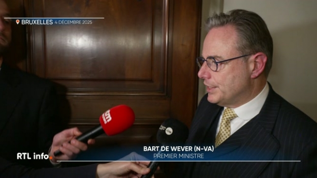 La Belgique refuse toujours de donner son accord pour débloquer les avoirs russes gelés dans nos banques. Hier, Bart De Wever a exprimé les craintes belges à la présidente de la Commission européenne et au chancelier allemand. Un consensus doit être trouvé d’ici le 18 décembre prochain.