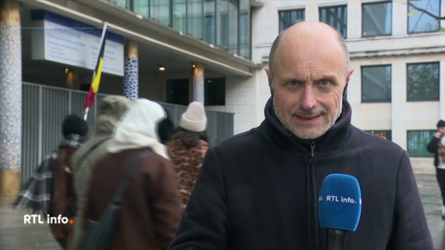 La justice bruxelloise vient de démanteler une vaste organisation criminelle active dans le commerce clandestin de médicaments. Ce samedi matin, huit personnes ont été, dans un premier temps, privées de liberté. Le point en direct avec Benoit Duthoo.