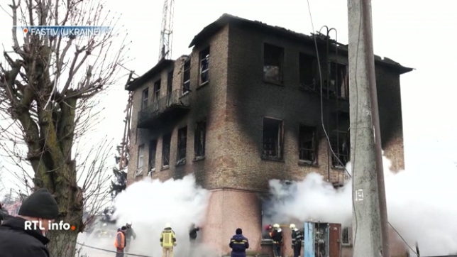 De nouvelles frappes de drones et de missiles russes contre des infrastructures ukrainiennes, essentiellement des sites énergétiques, ont privé de chauffage et d'eau des milliers de foyers.