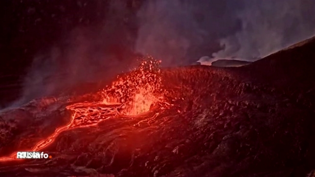À Hawaï, le volcan Kilauea a projeté des fontaines de lave de 370 mètres. Trois bouches sont en activité, phénomène rare. C’est déjà la 38e éruption de l'année, un feu d'artifice naturel saisissant.
