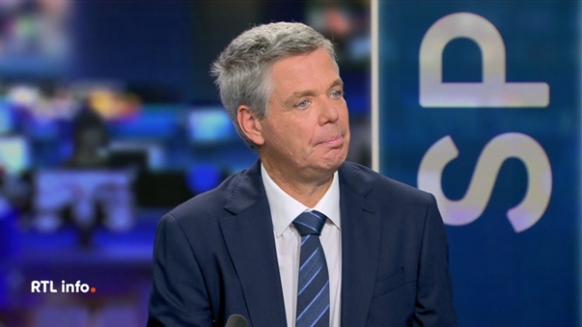 La saison de Formule 1 s'est clôturée cet après-midi à Abu Dhabi, avec un final sous tension et un nouveau roi : Lando Norris. Le Britannique décroche son premier titre mondial, tandis que Max Verstappen s'est imposé lors du Grand Prix.