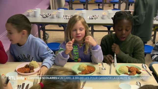 Pour assurer la qualité nutritive des menus de cantine, des labels ont été créés. Visite d'une école bruxelloise labellisée Good Food. Quelles sont les garanties à la clé ?