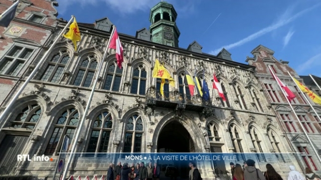 L'hôtel de ville de Mons vient de rouvrir ses portes au public. L'édifice a été entièrement restauré et on peut maintenant le découvrir via un parcours sonore immersif.