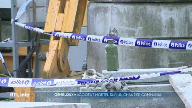 Un accident a eu lieu ce matin sur le chantier du nouveau foyer communal de Gembloux. Un bloc de plusieurs tonnes a chuté sur des ouvriers. L'un d'eux est décédé, et deux autres ont été blessés dont un grièvement. La victime est un père de famille de 53 ans.