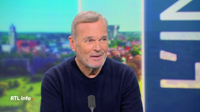 L'humoriste, comédien et chroniqueur Laurent Baffie est l'invité d'Olivier Schoonejans pour présenter son nouveau spectacle intitulé Oh putain, Laurent !.