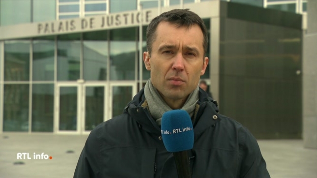 On retrouve en direct Sébastien Prophète pour faire le point sur la bagarre au couteau qui a grièvement blessé 4 policiers hier soir.