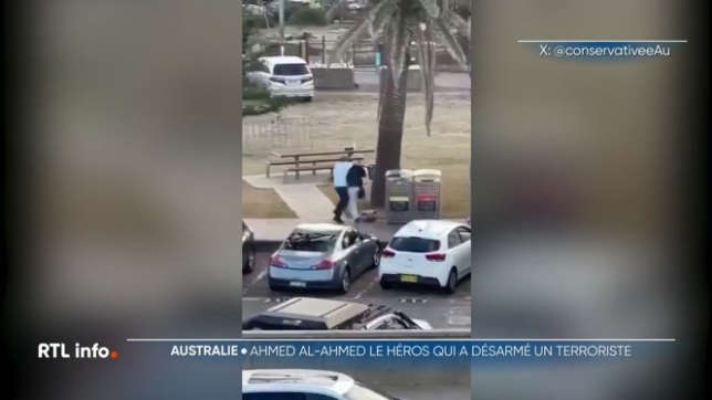 Depuis l'attentat, un des blessés est aussi devenu un héros. Ahmed n'a pas hésité à se jeter sur un des tireurs pour le désarmer. Un geste salué par le président américain et dont les images ont fait le tour du monde.