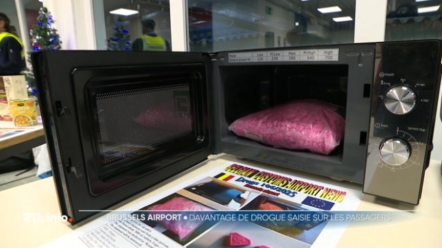 Que ce soit les stupéfiants découverts sur les passagers eux-mêmes ou dans les colis et les bagages à Zaventem. Exemple: plus de tonnes de cannabis ont été saisies en 2025. C'est quatre fois plus qu'en 2024. Explications.