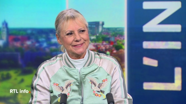 Invitée du RTL info 13h., Dorothée présente sa nouvelle tournée baptisée Se retrouver après 16 ans d'absence sur scène. Elle revient sur l'époque où elle était l'idole des enfants, à la télévision et en spectacle, sur la période du Club Dorothée et des Musclés.