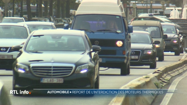 Ce mardi, la Commission européenne a décidé d'assouplir l'interdiction de vendre des voitures neuves à moteur essence ou diesel dans l'Union européenne en 2035, après des mois d'intenses tractations, pour aider les constructeurs européens en crise, les Allemands en tête. Explications.