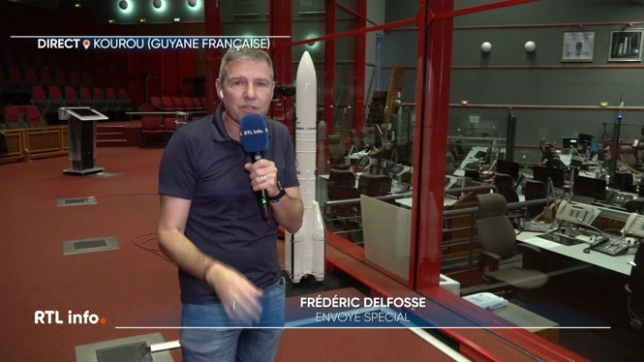 En direct du centre spatial de Kourou, Frédéric Delfosse, envoyé spécial, explique que la fusée va lancer deux nouveaux satellites Galileo, SAT 33 et SAT 34. La mission VA266 est une opération technique millimétrée mais aussi un signal politique clair de la part de l'Europe.