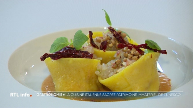 Une sacrée reconnaissance pour la gastronomie italienne par l'Unesco. L'ensemble de la cuisine italienne est intégré au patrimoine culturel immatériel de l'humanité. Les pizzas, les pâtes, l'huile artisanale, les glaces, c'est la culture culinaire italienne qui est élevée au rang d'art de vivre.