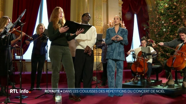 C'est demain qu'aura lieu le traditionnel concert de Noël au palais royal de Bruxelles. Un événement qui rassemble plus de 500 invités et qui mobilise toutes les équipes du Palais. Leur mission : transformer les lieux en véritable salle de concert. Visite guidée dans les coulisses.