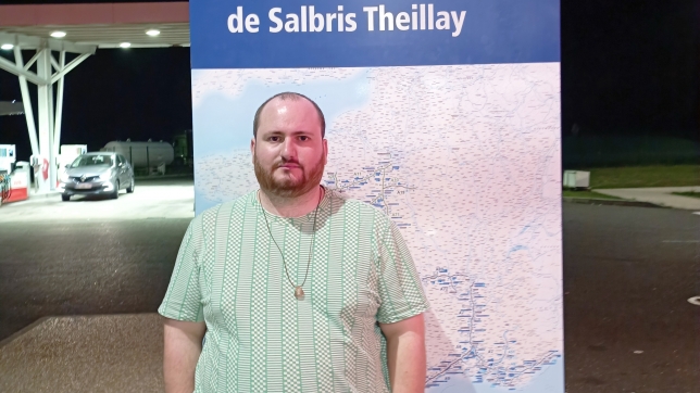 Thimothée oublié sur cette aire d’autoroute