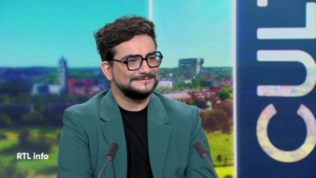 Olivier Schoonejans reçoit François Coune, un « bookstagrameur », influenceur littéraire qui partage sa passion de la lecture sur Instagram. Il présente aujourd'hui sa sélection de livres à offrir pour les fêtes.