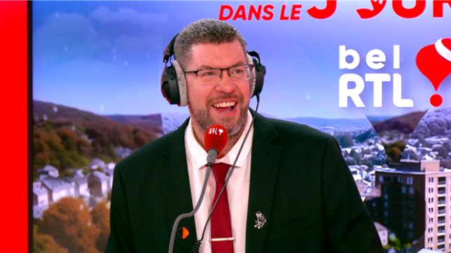 Et si Mariah Carey chantait en borain ? C’est le pari décalé et réussi des Crooners Borains, un duo qui mêle tradition locale et second degré pour faire vibrer l’esprit de Noël.