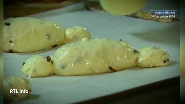 Une petite douceur dans notre archive du jour, de saison : le cougnou, ou cougnolle, une tradition incontournable des boulangeries durant la période des fêtes et une spécialité 100 % belge. Archive de 2005.
