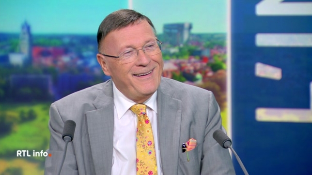 Pascal Vrebos est de retour en librairie avec Bruxelles, un ouvrage consacré aux lieux de pouvoir de la capitale, où se croisent politique, justice, médias, cultes et influence plus discrète.