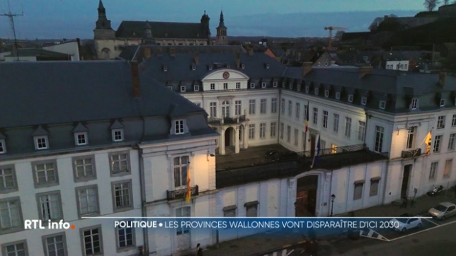 Le Parlement wallon a adopté ce jeudi soir le budget 2026 de la Région. Dans la foulée, le gouvernement wallon a officiellement enclenché la réforme visant à supprimer les provinces d'ici 2030. Un chantier institutionnel de grande ampleur débute.